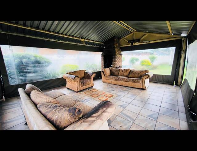 3 BEDROOM FREEHOLD FOR SALE IN BRACKENHURST